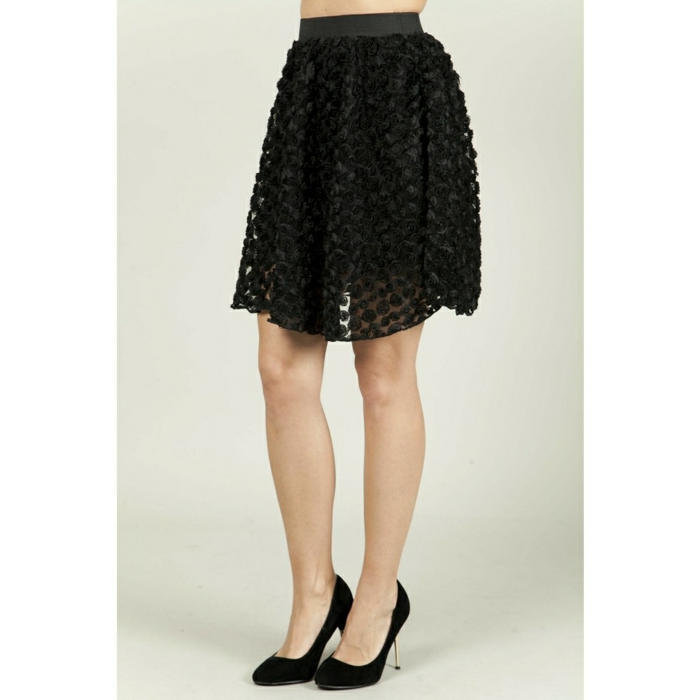 🆕MISCHA BARTON Rose skirt 🌹 Black